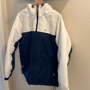 Men’s Nike Winter Jacket. Hooded, Fleece Lined. Can Use For Skiing/Snowboarding